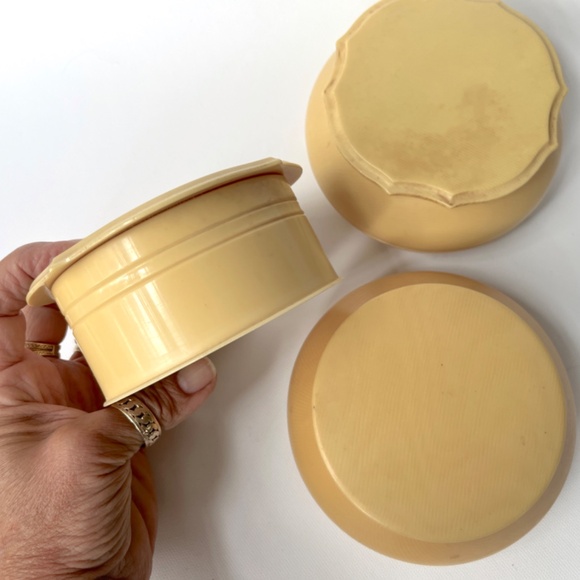 3 Vintage Faux Ivory Powder Jars Celluloid Du Barry Pyralin England Containers - Picture 13 of 15
